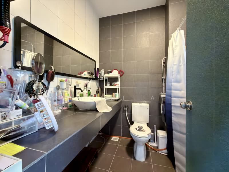 2-storey Terraced House for Sale in Taman Harmoni (Kajang) - Vincent Tai - Bathroom - PropertyGuru.com.my