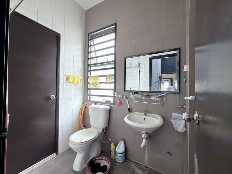 2-storey Terraced House for Sale in Taman Harmoni (Kajang) - Vincent Tai - Bathroom - PropertyGuru.com.my