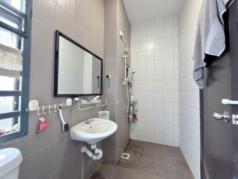 2-storey Terraced House for Sale in Taman Harmoni (Kajang) - Vincent Tai - Bathroom - PropertyGuru.com.my