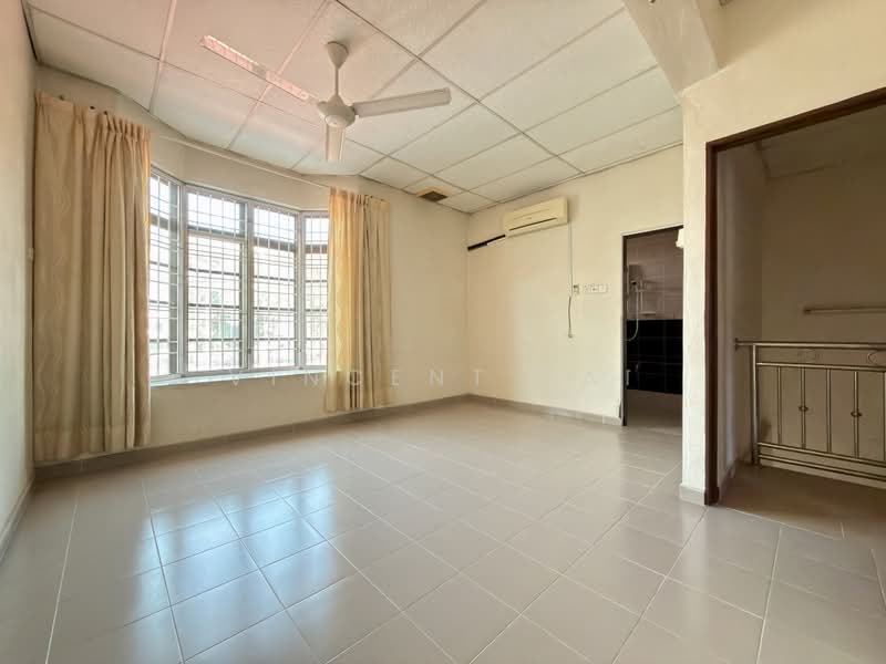 Rumah Teres 2 Tingkat untuk Dijual di Taman Bukit Panchor (Nibong Tebal) - Vincent Tai - Living Room - PropertyGuru.com.my