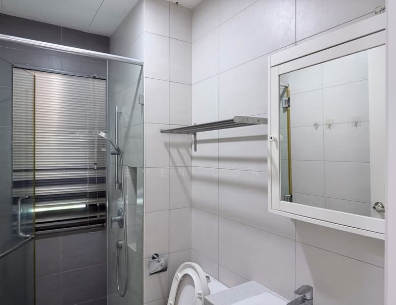 Kondominium untuk Dijual di The LIGHT COLLECTION I - Even Goh - Common Bathroom - PropertyGuru.com.my