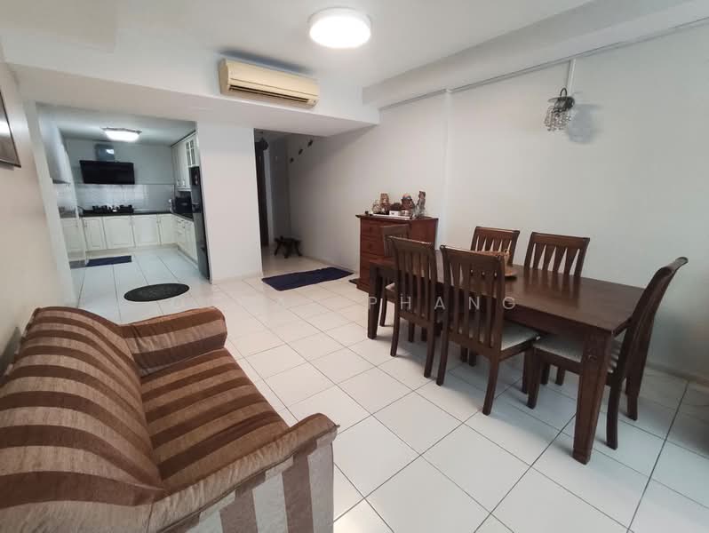 Kondominium untuk Disewa di The Saffron - Oscar Phang - Living Room - PropertyGuru.com.my