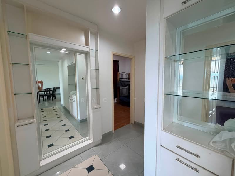 Kondominium untuk Dijual di The Peak Condominium - Grace Teo - Corridor - PropertyGuru.com.my