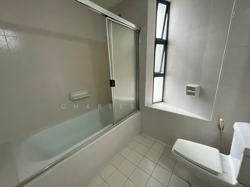 Tanah Banglo untuk Disewa di Kampung Berembang (Ampang) - Charles Goh - Bathroom - PropertyGuru.com.my