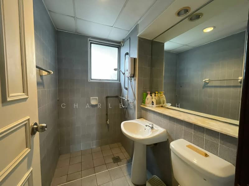 Tanah Banglo untuk Disewa di Kampung Berembang (Ampang) - Charles Goh - Bathroom - PropertyGuru.com.my