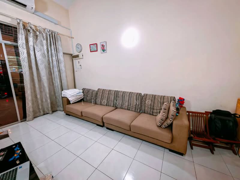 1-storey Terraced House for Sale in Taman Seri Austin (Tebrau) - Leon Ng - Living Room - PropertyGuru.com.my