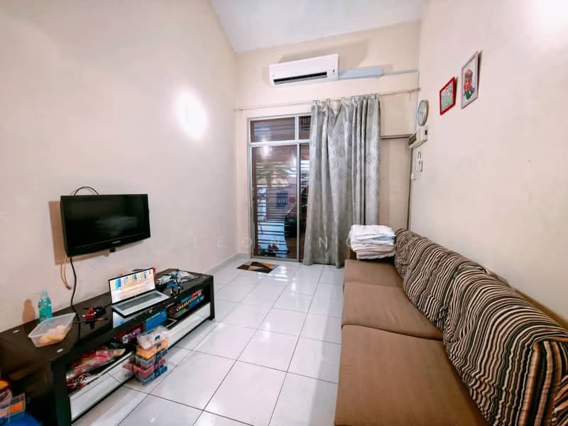 1-storey Terraced House for Sale in Taman Seri Austin (Tebrau) - Leon Ng - Living Room - PropertyGuru.com.my