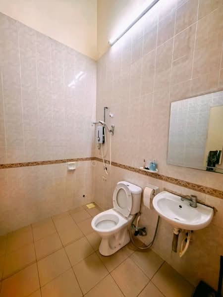 1-storey Terraced House for Sale in Taman Seri Austin (Tebrau) - Leon Ng - Bathroom - PropertyGuru.com.my