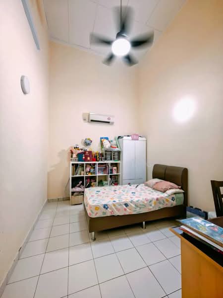1-storey Terraced House for Sale in Taman Seri Austin (Tebrau) - Leon Ng - Bedroom - PropertyGuru.com.my
