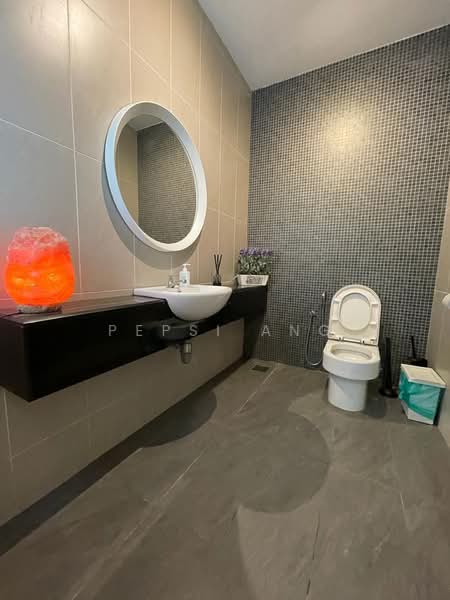 Semi-Detached House for Sale in Bandar Botanic (Klang) - Pepsi Ang - Bathroom - PropertyGuru.com.my