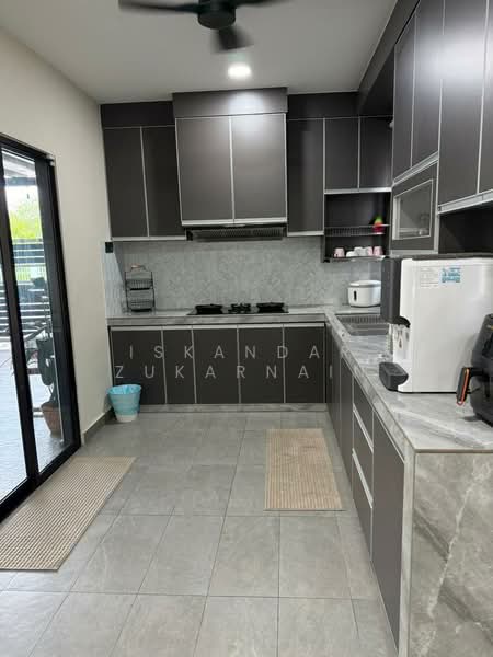 2-storey Terraced House for Sale in Bandar Dato Onn (Tebrau) - Iskandar Zukarnain - Kitchen - PropertyGuru.com.my