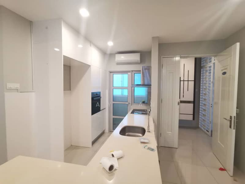 Condominium for Rent at 10 Island Resort - May Tan - Kitchen - PropertyGuru.com.my