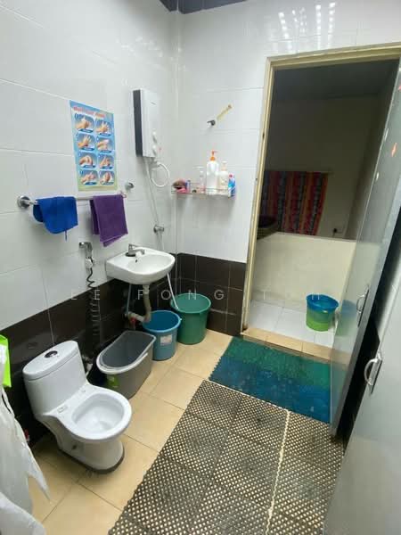 Rumah Teres 2 Tingkat untuk Dijual di Taman Mount Austin (Tebrau) - Ee Fong Toh - Bathroom - PropertyGuru.com.my
