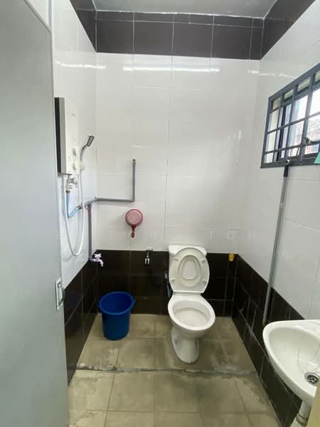 Rumah Teres 2 Tingkat untuk Dijual di Taman Mount Austin (Tebrau) - Ee Fong Toh - Bathroom - PropertyGuru.com.my