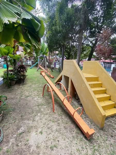 Rumah Teres 2 Tingkat untuk Dijual di Taman Mount Austin (Tebrau) - Ee Fong Toh - Garden - PropertyGuru.com.my