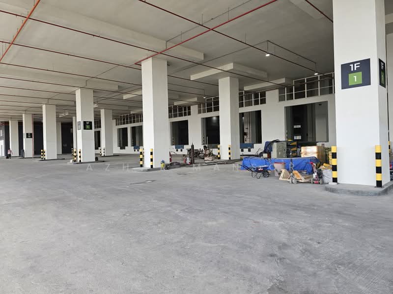 Warehouse for Rent in Kawasan Industri Kota Kemuning (Shah Alam) - Azhar Mansor - Car Park - PropertyGuru.com.my