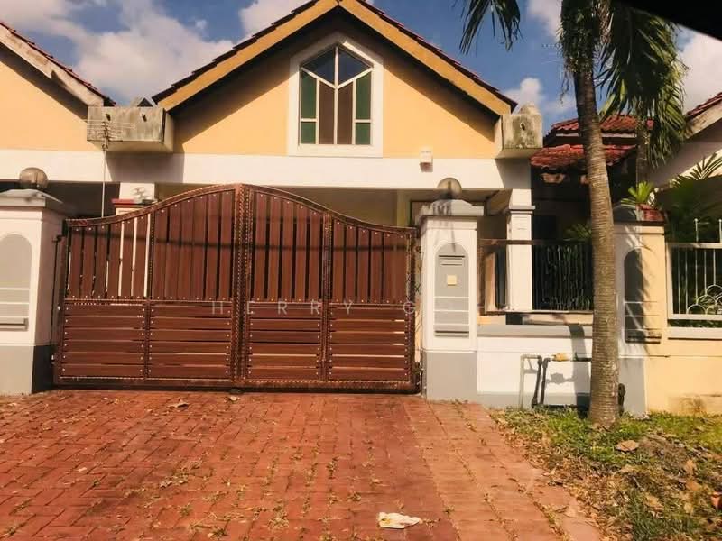1-storey Terraced House for Sale in Taman Molek (Johor Bahru) - Herry Goh - PropertyGuru.com.my