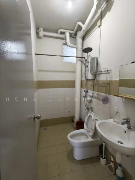 Apartment for Rent at Kipark Apartment - Hong Charng Lee - Bathroom - PropertyGuru.com.my
