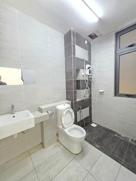 Kediaman Servis untuk Dijual di 8Scape Residence @ Sutera - Jason Khoo - Bathroom - PropertyGuru.com.my