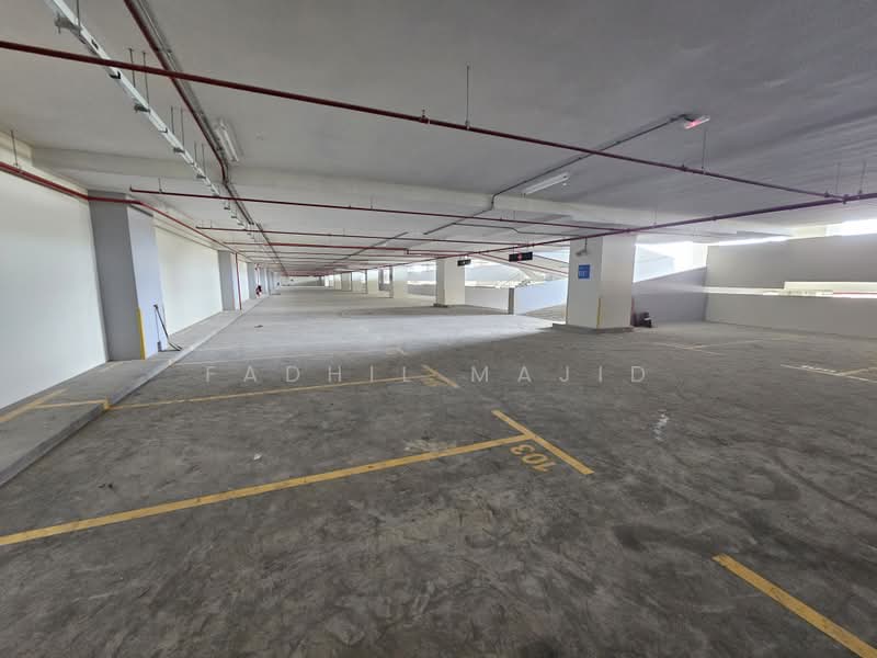 Warehouse for Rent in Kota Kemuning (Shah Alam) - Fadhil Majid - Car Park - PropertyGuru.com.my