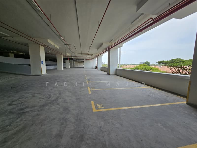 Warehouse for Rent in Kota Kemuning (Shah Alam) - Fadhil Majid - Car Park - PropertyGuru.com.my