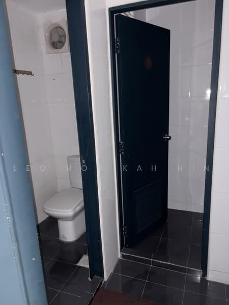 Pejabat untuk Dijual di Ara Damansara (Selangor) - Leo Hon Kah Hin - Bathroom - PropertyGuru.com.my