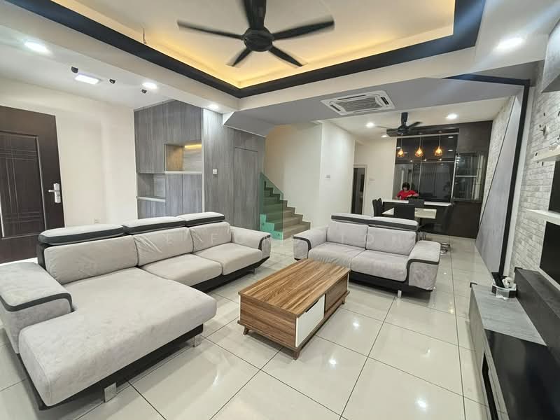 2-storey Terraced House for Sale in Taman Austin Duta (Tebrau) - Ee Fong Toh - Living Room - PropertyGuru.com.my