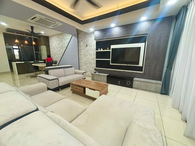2-storey Terraced House for Sale in Taman Austin Duta (Tebrau) - Ee Fong Toh - Living Room - PropertyGuru.com.my