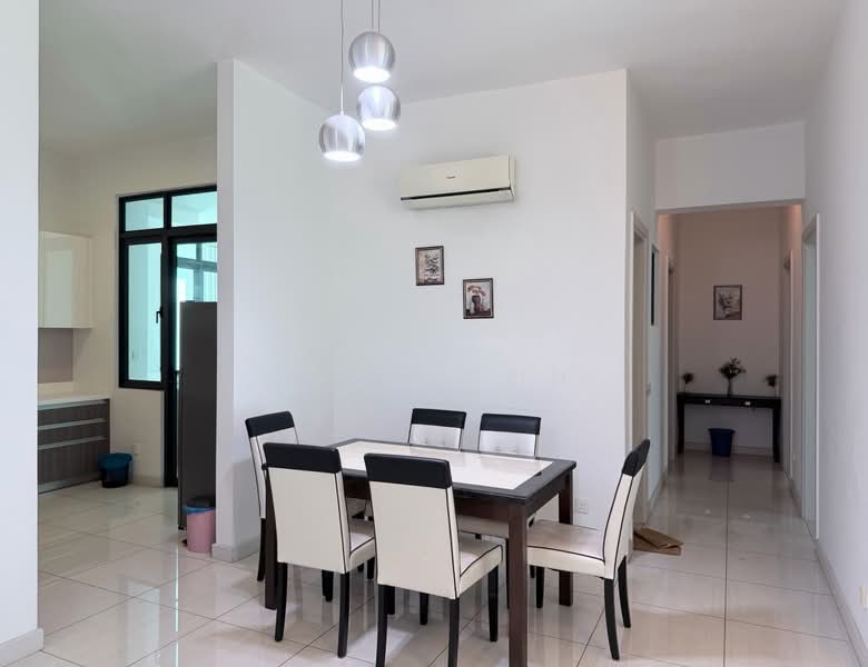 Kondominium untuk Dijual di The LIGHT COLLECTION II - Even Goh - Dining Room - PropertyGuru.com.my