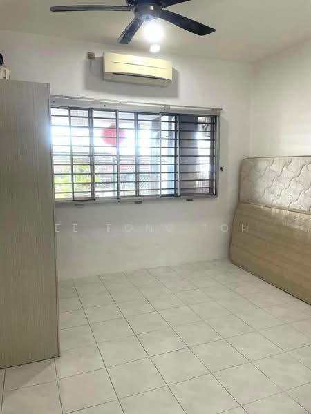 Rumah Teres 1 Tingkat untuk Dijual di Kulai Besar (Kulai) - Ee Fong Toh - Bedroom - PropertyGuru.com.my