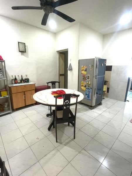 Rumah Teres 1 Tingkat untuk Dijual di Kulai Besar (Kulai) - Ee Fong Toh - Kitchen - PropertyGuru.com.my