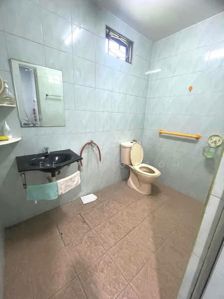 Rumah Teres 1 Tingkat untuk Dijual di Kulai Besar (Kulai) - Ee Fong Toh - Bathroom - PropertyGuru.com.my