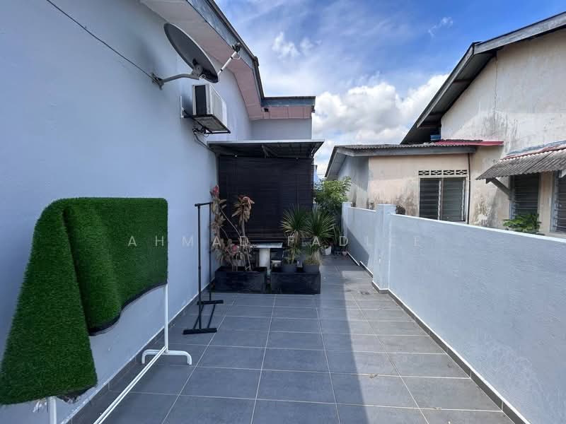 Semi-Detached House for Sale in Taman Desa Surada (Bangi) - Ahmad Fadlee - PropertyGuru.com.my