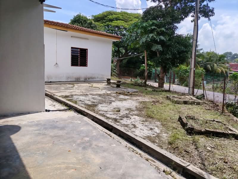 1-storey Terraced House for Sale in Krubong (Melaka) - Bee . - Exterior - PropertyGuru.com.my