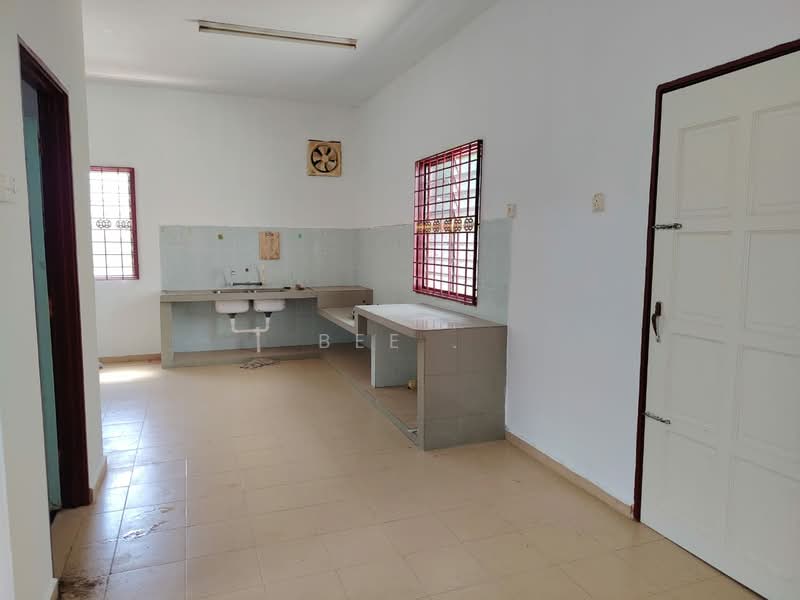1-storey Terraced House for Sale in Krubong (Melaka) - Bee . - Kitchen - PropertyGuru.com.my