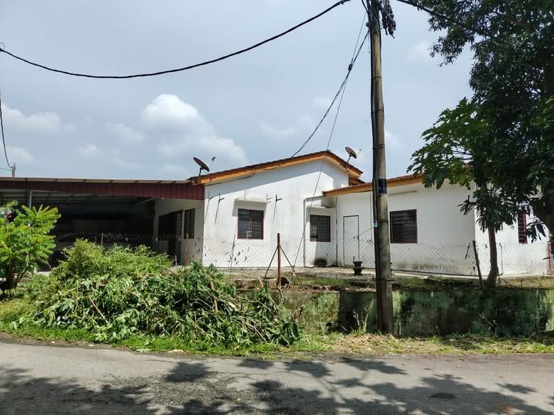 1-storey Terraced House for Sale in Krubong (Melaka) - Bee . - Exterior - PropertyGuru.com.my