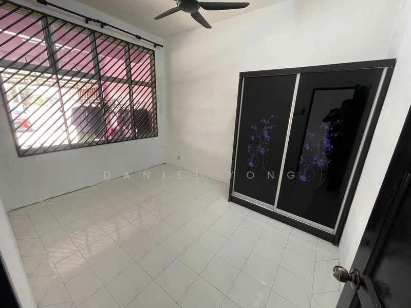Rumah Teres 2 Tingkat untuk Dijual di Taman Kota Jaya (Kota Tinggi) - Daniel Yong - Bedroom - PropertyGuru.com.my