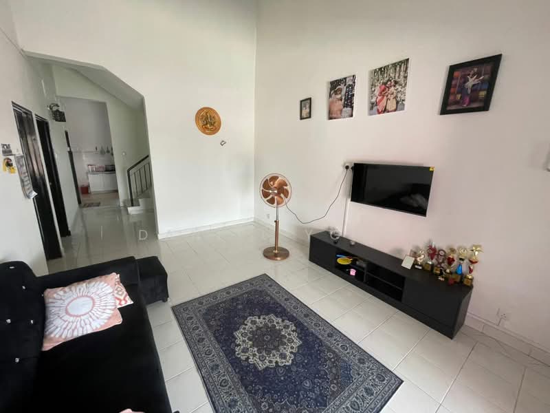 Rumah Teres 2 Tingkat untuk Dijual di Taman Kota Jaya (Kota Tinggi) - Daniel Yong - Living Room - PropertyGuru.com.my