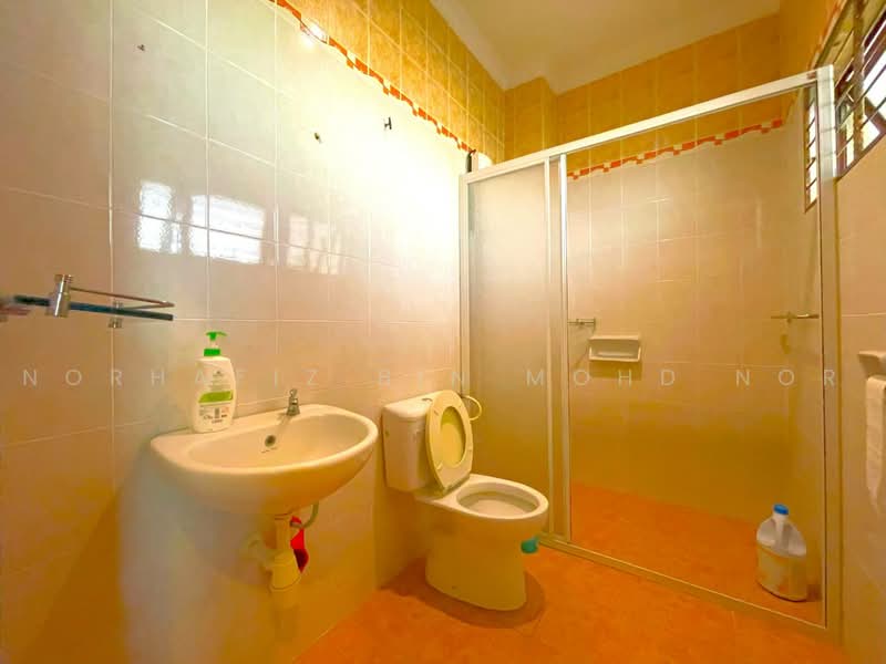 Semi-Detached House for Sale in Ampang (Selangor) - Norhafiz Bin Mohd Nor - Bathroom - PropertyGuru.com.my