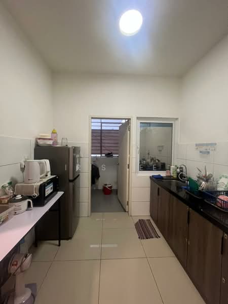 Kondominium untuk Disewa di The Holmes 1 - Iris Lee - Kitchen - PropertyGuru.com.my