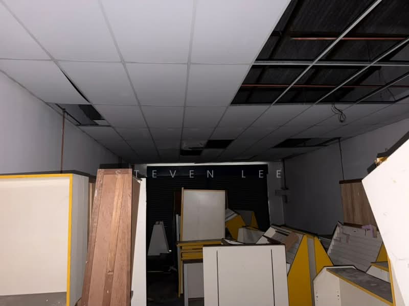 Shop for Sale in (Bukit Sentosa 2) Seksyen Bs2 (Serendah) - Steven Lee - Interior - PropertyGuru.com.my