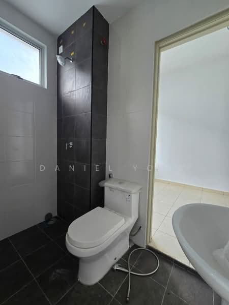 Rumah Teres 2 Tingkat untuk Dijual di Pasir Gudang (Johor) - Daniel Yong - Bathroom - PropertyGuru.com.my