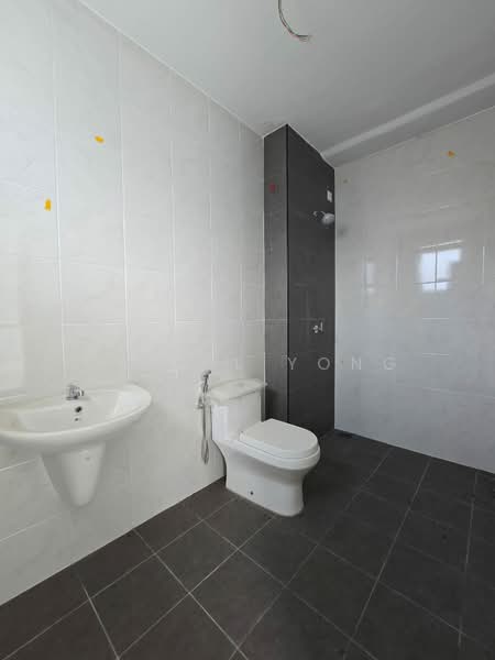 Rumah Teres 2 Tingkat untuk Dijual di Pasir Gudang (Johor) - Daniel Yong - Bathroom - PropertyGuru.com.my