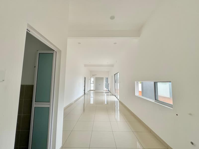 Rumah Teres 1 Tingkat untuk Dijual di Taman Desa Cemerlang (Batu Pahat) - Lee Kee - Corridor - PropertyGuru.com.my