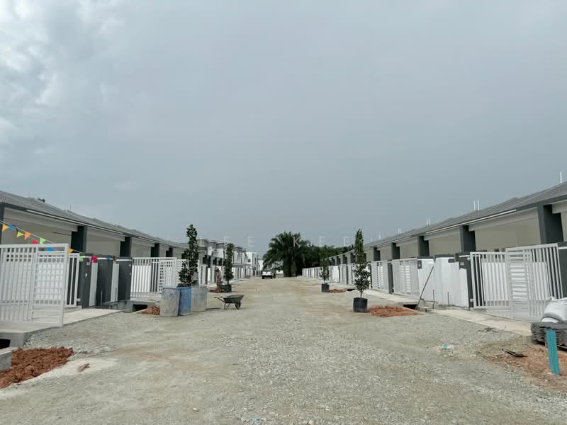 Rumah Teres 1 Tingkat untuk Dijual di Taman Desa Cemerlang (Batu Pahat) - Lee Kee - Exterior - PropertyGuru.com.my
