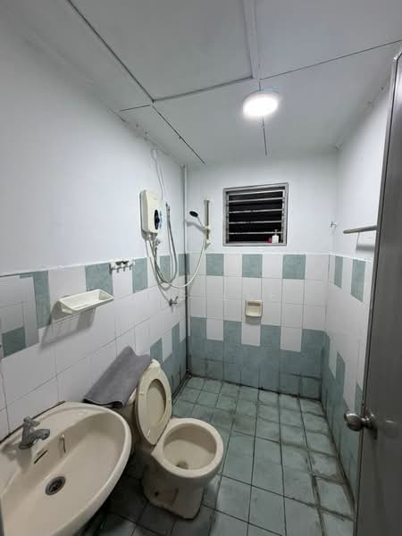 Condominium for Rent at Cengal Condominium - Iris Lee - Bathroom - PropertyGuru.com.my