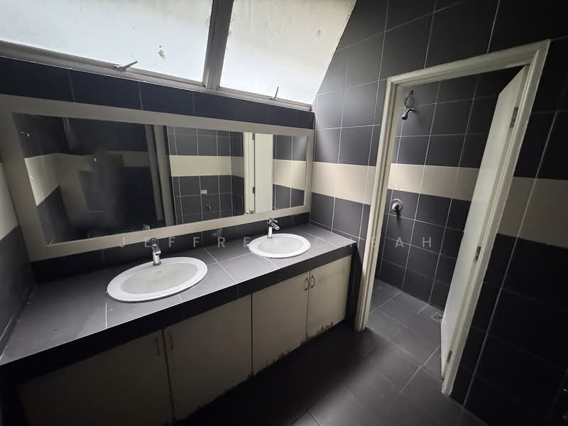 Kedai untuk Dijual di Bandar Sri Damansara (Selangor) - Jeffrey Cheah - Bathroom - PropertyGuru.com.my