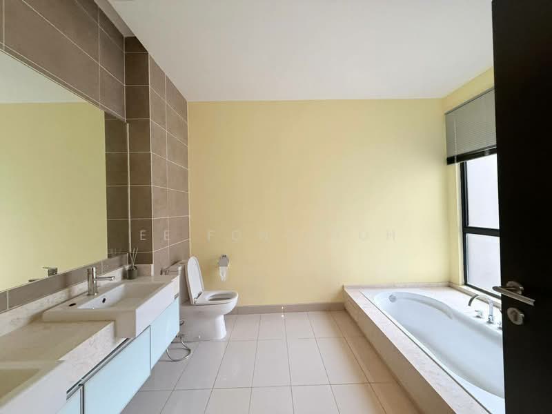 Semi-Detached House for Sale in Leisure Farm (Gelang Patah) - Ee Fong Toh - Bathroom - PropertyGuru.com.my