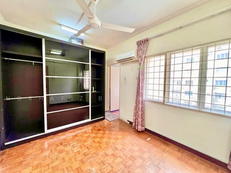 Condominium for Sale at Kenaria Condominium - Norhafiz Bin Mohd Nor - Bedroom - PropertyGuru.com.my