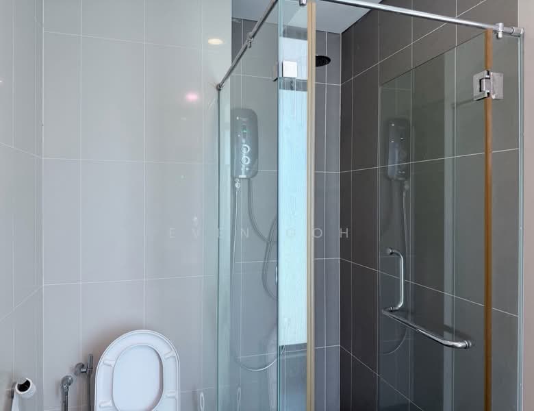 Kondominium untuk Disewa di The LIGHT COLLECTION II - Even Goh - Master Bathroom - PropertyGuru.com.my